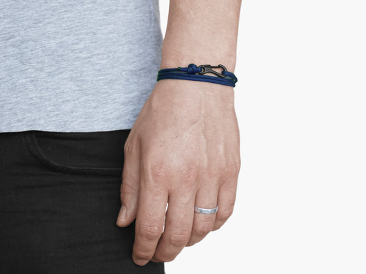 Navy & Black Carabiner Bracelet - Eighty Eight Degrees